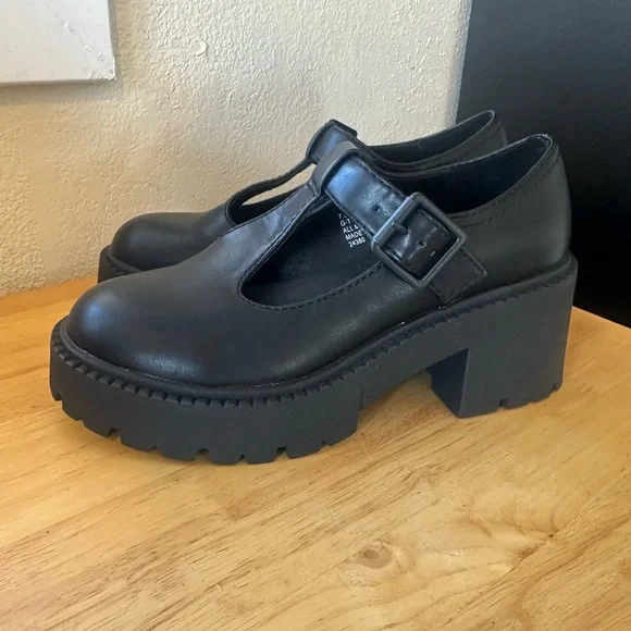 Madden Girl Black Chunky Mary Jane Shoes - Picture 3 of 6
